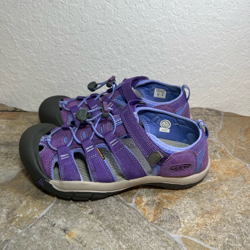 Keen Sandals Women Sz. 5 Purple Outdoor Sport Closed Toe Adjustable Strap